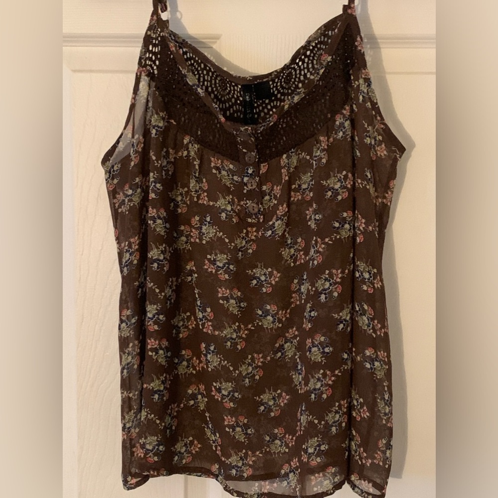 Full tilt silky flowing tank top.